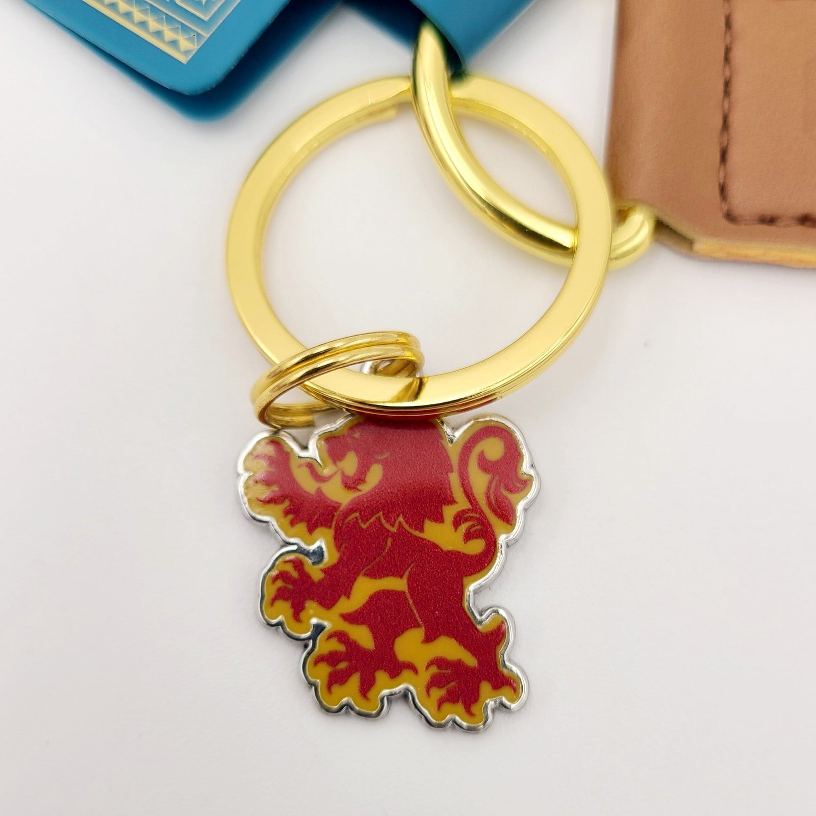 NEW Universal Studios Wizarding World Harry Potter Gryffindor Keychain Wristlet