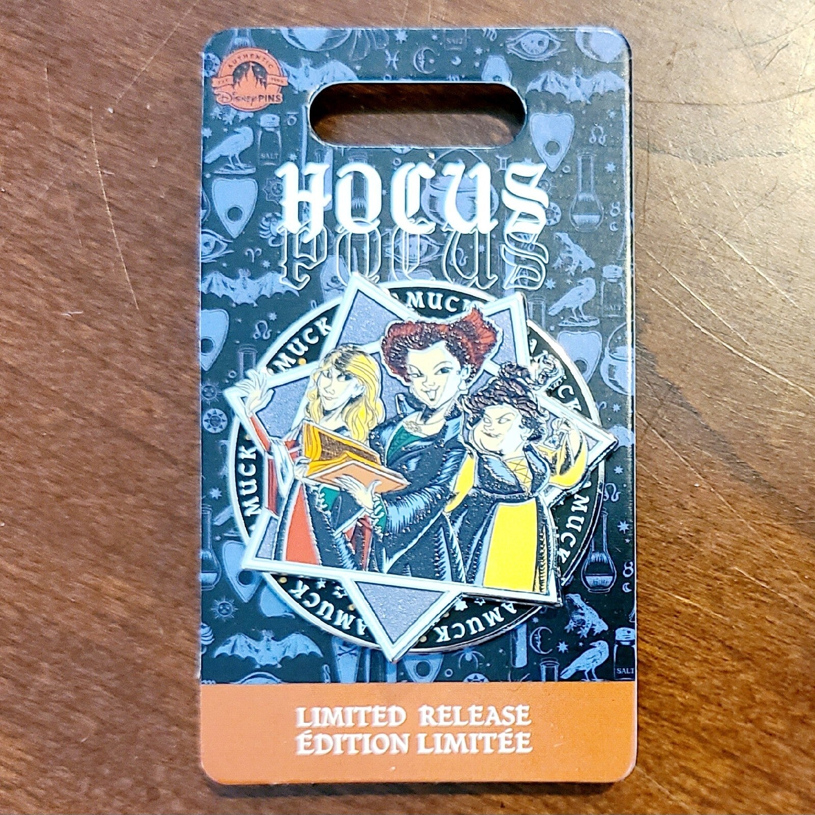 2022 Disney Parks Hocus Pocus Amuck Sanderson Sisters Halloween LR Spinner Pin