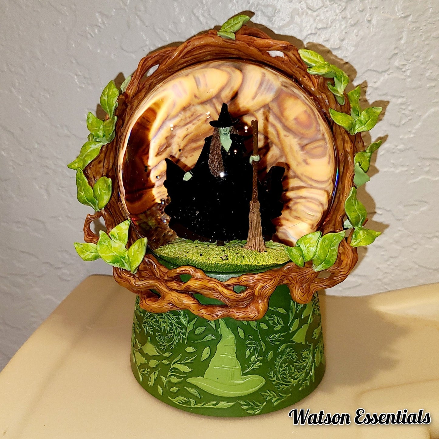 Universal Studio Wicked For Good Elphaba Defy Gravity Music Box Snow Water Globe