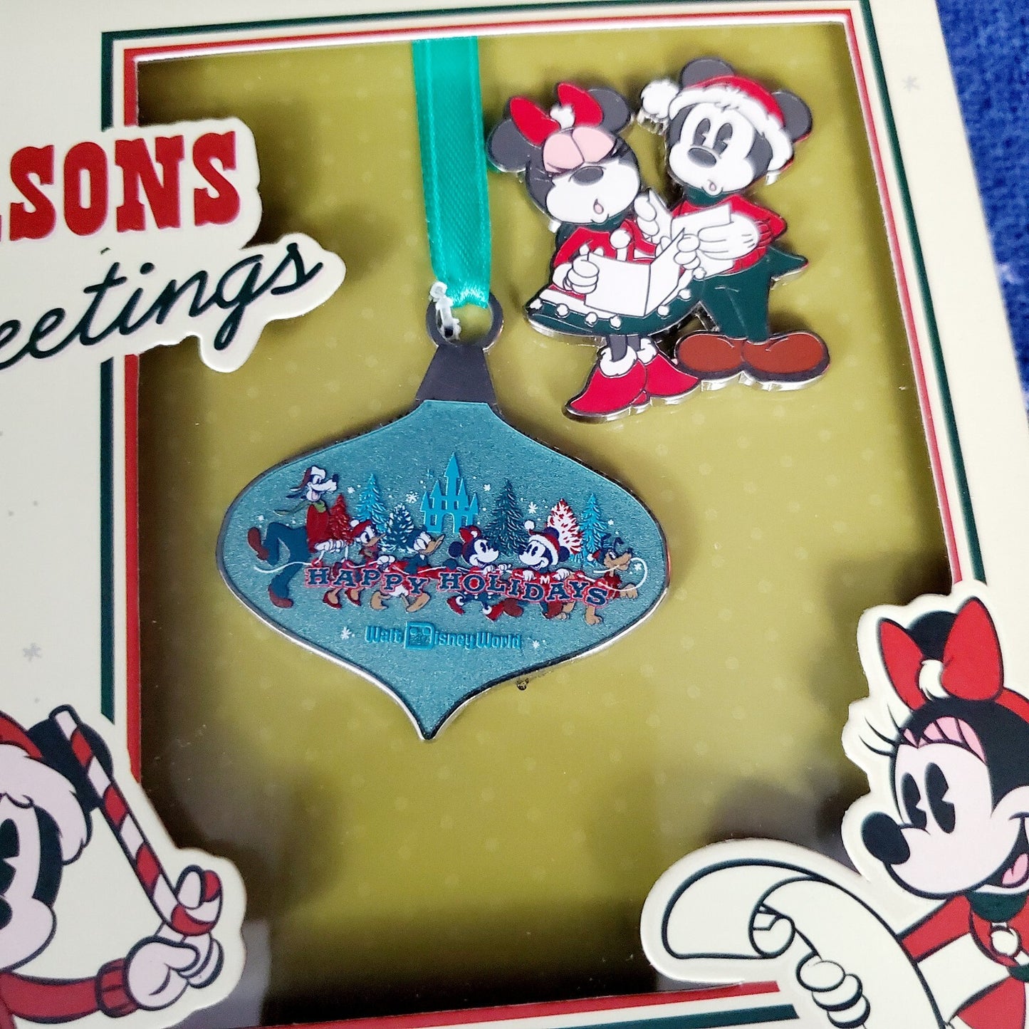 Disney Parks Set 2022 Seasons Greetings Pin & Ornament LE 3000 Christmas Holiday