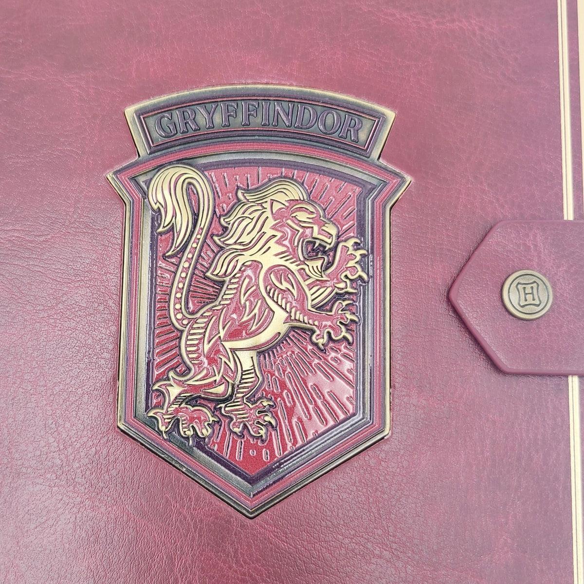 Universal Studios Harry Potter Gryffindor House Crest Red Journal NEW Exclusive