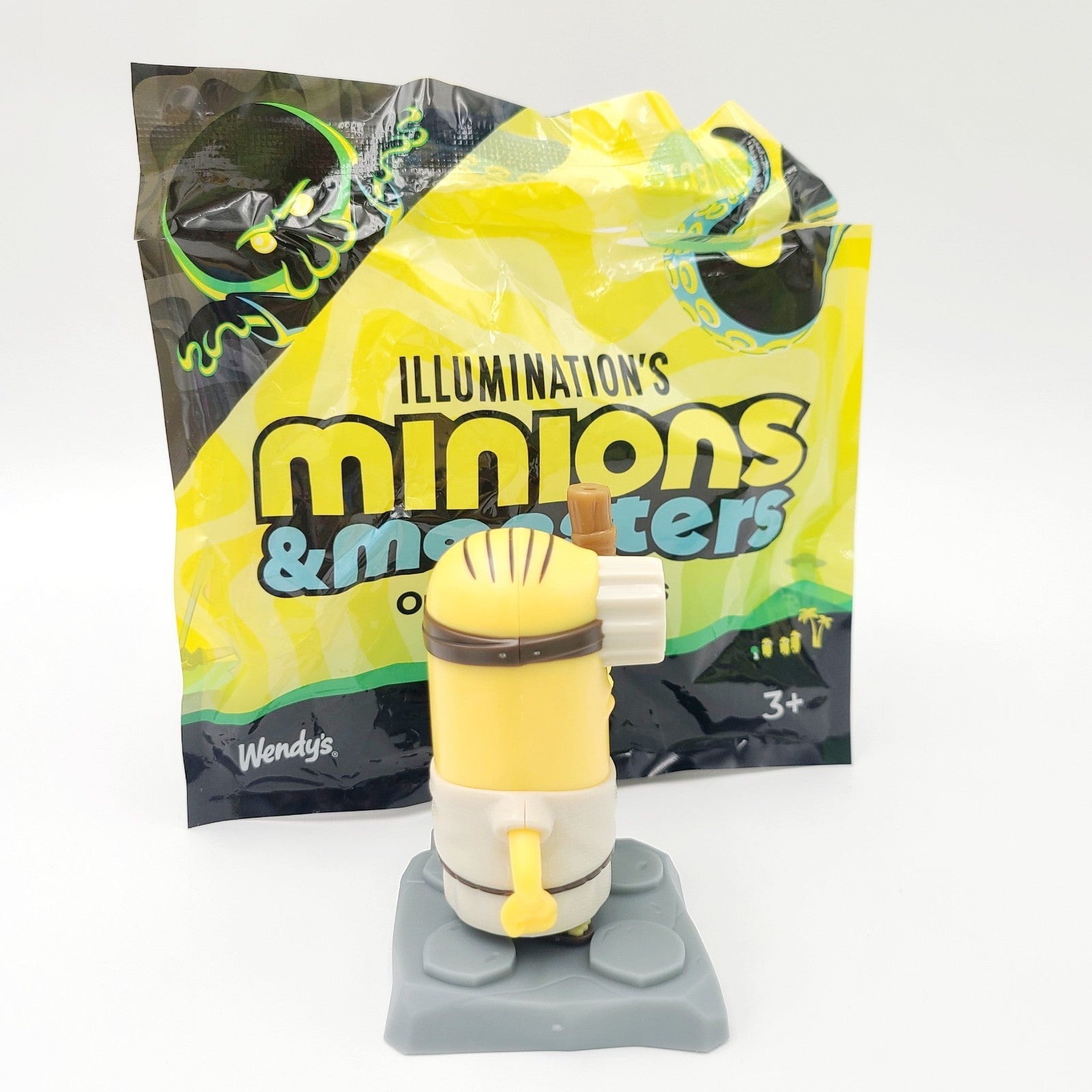 *Richard* 2026 Wendy’s Illuminations Minions & Monsters Happy Meal Figure Opened