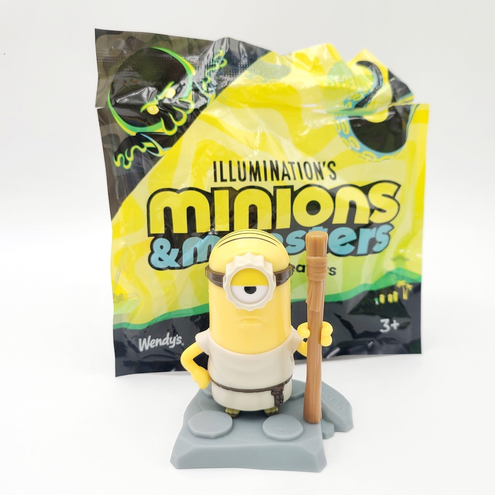 *Richard* 2026 Wendy’s Illuminations Minions & Monsters Happy Meal Figure Opened