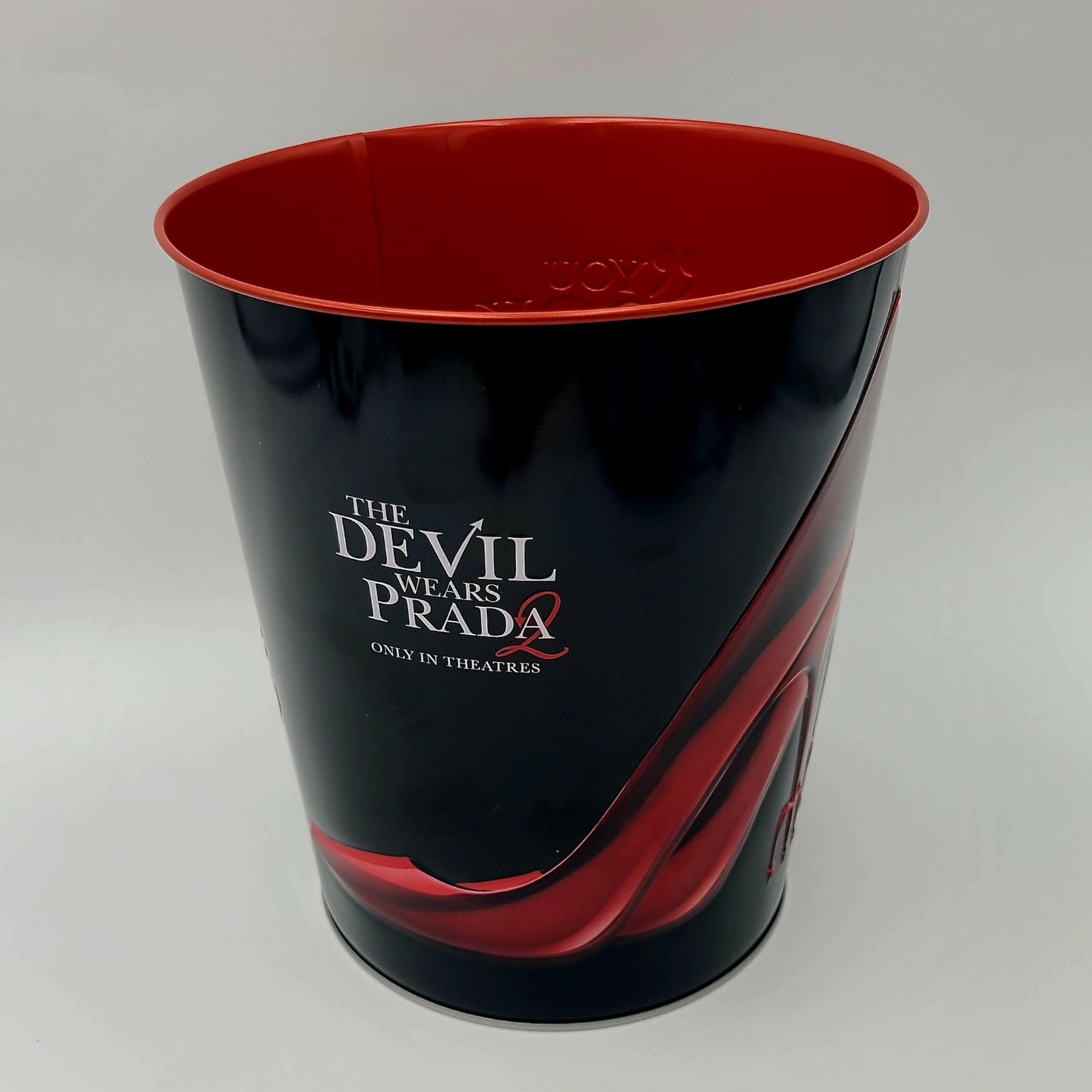 IN HAND The Devil Wears Prada 2 Movie 130 oz Tin Popcorn Bucket Cinemark So Chic