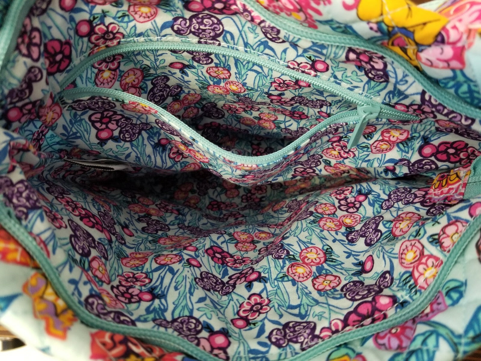 *Actual Bag* Vera Bradley Disney Mickey's Colorful Garden Hipster Bag Minnie New