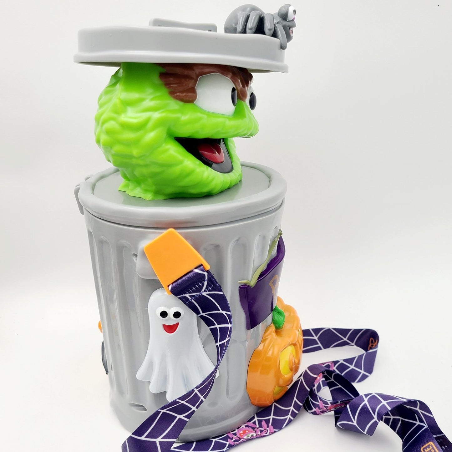 2025 Sea World Park Halloween Spooktacular Oscar the Grouch Popcorn BOO Bucket