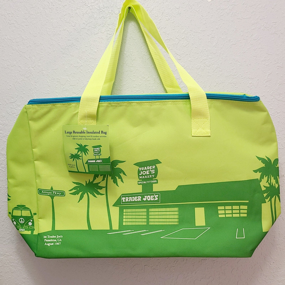 TRADER JOE’S NEW SPRING 2026 Large Reusable Insulated Bag 8 Gallons Green Blue