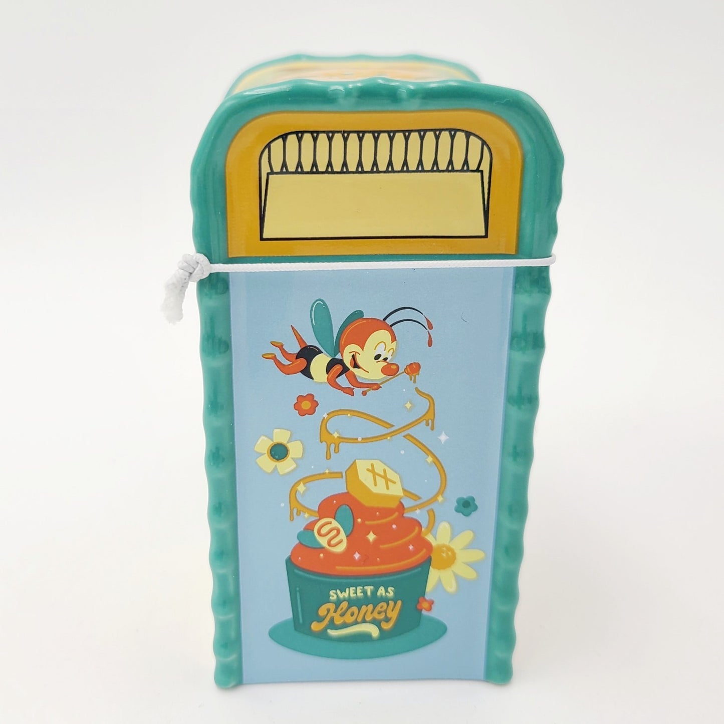 (1) Disney Parks 2026 Epcot Flower & Garden Spike The Bee Salt & Pepper Shaker