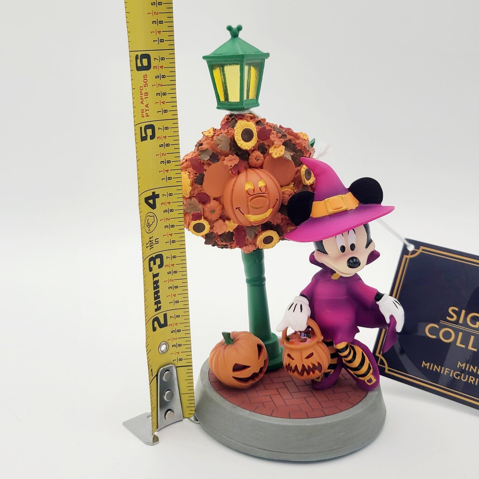 2026 Disney World Parks Halloween Magic Kingdom Minnie Mouse Pumpkin 6” Figure