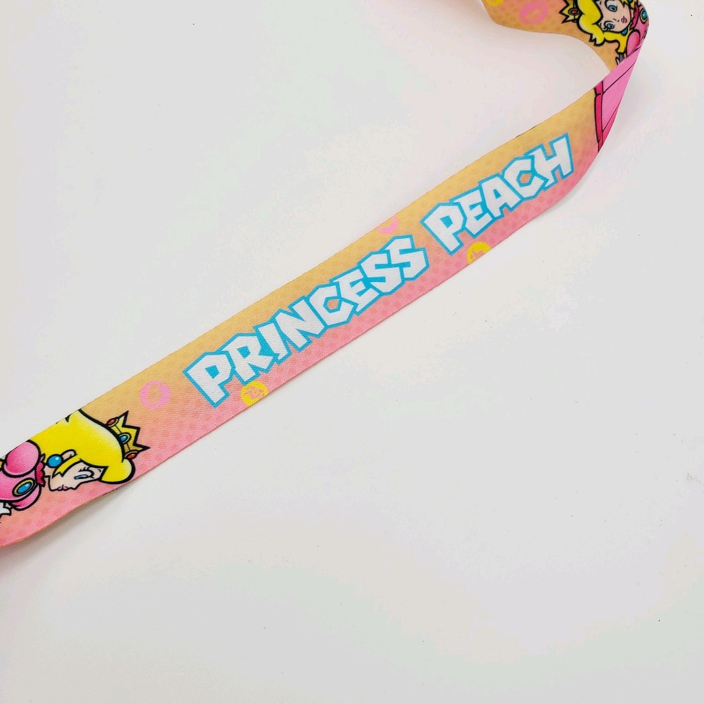 EPIC Universal Studios Hollywood Super Nintendo World Lanyard Princess Peach NEW
