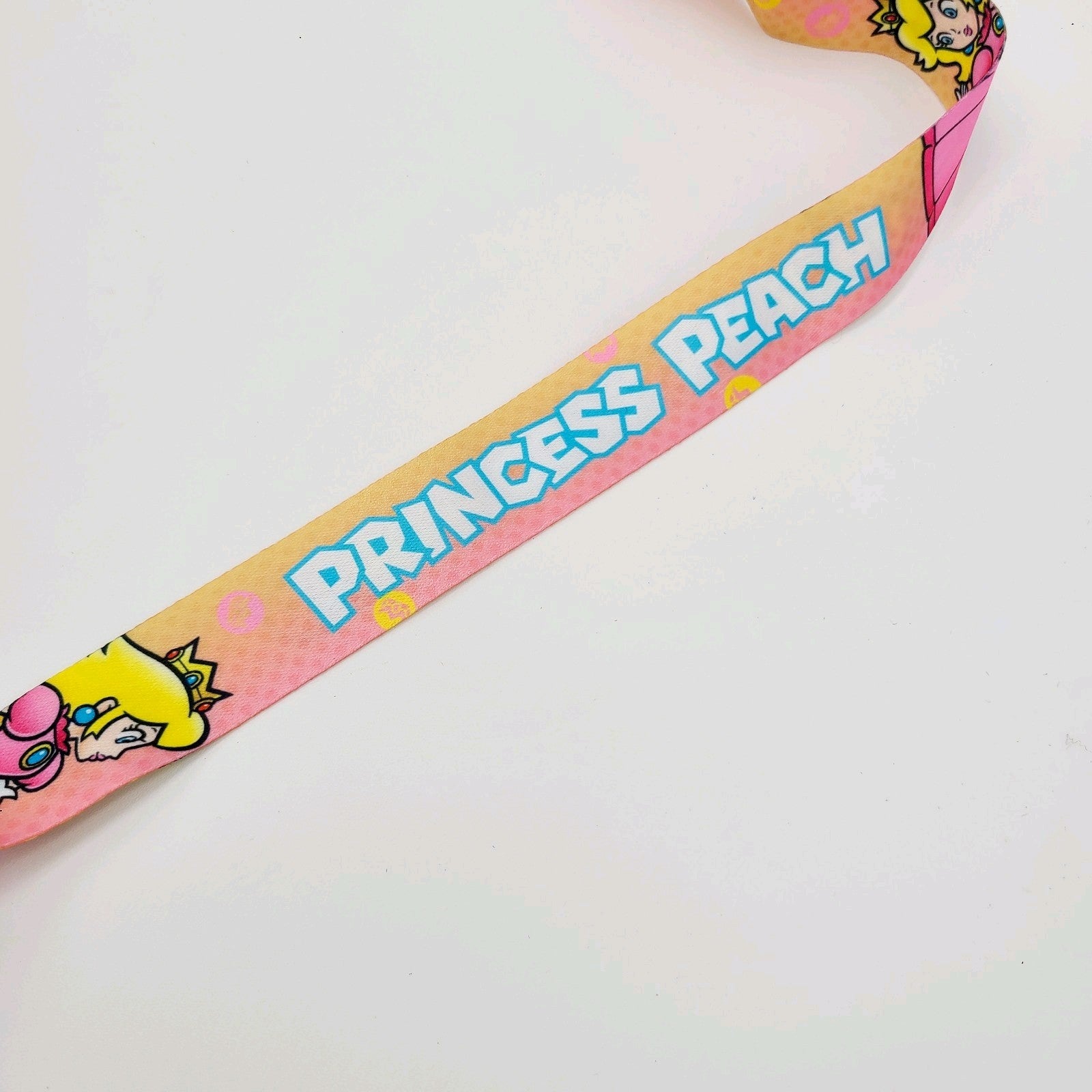 EPIC Universal Studios Hollywood Super Nintendo World Lanyard Princess Peach NEW