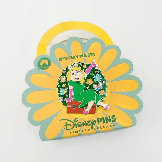2026 Disney Parks Epcot Flower & Garden Mystery Box Pin Muppet Miss Piggy ONLY