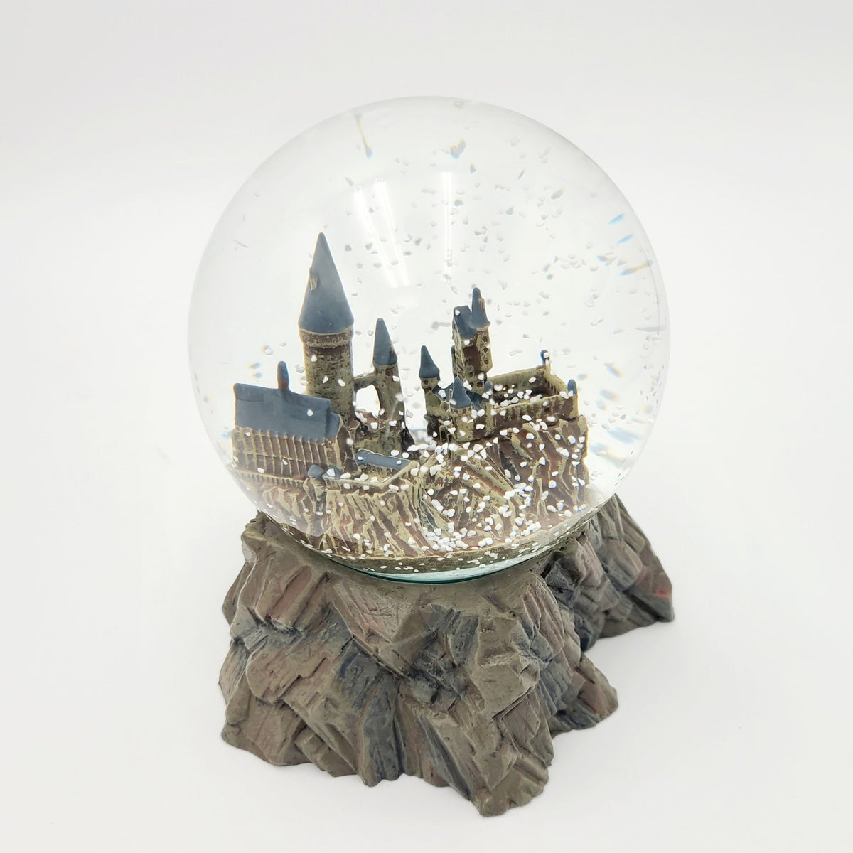 NEW Universal Studios Wizarding World Of Harry Potter Hogwarts Castle Snow Globe