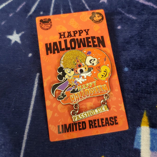 2021 Disney Parks Mickey Mouse Happy Halloween Passholder Pin New LR Pin In Hand