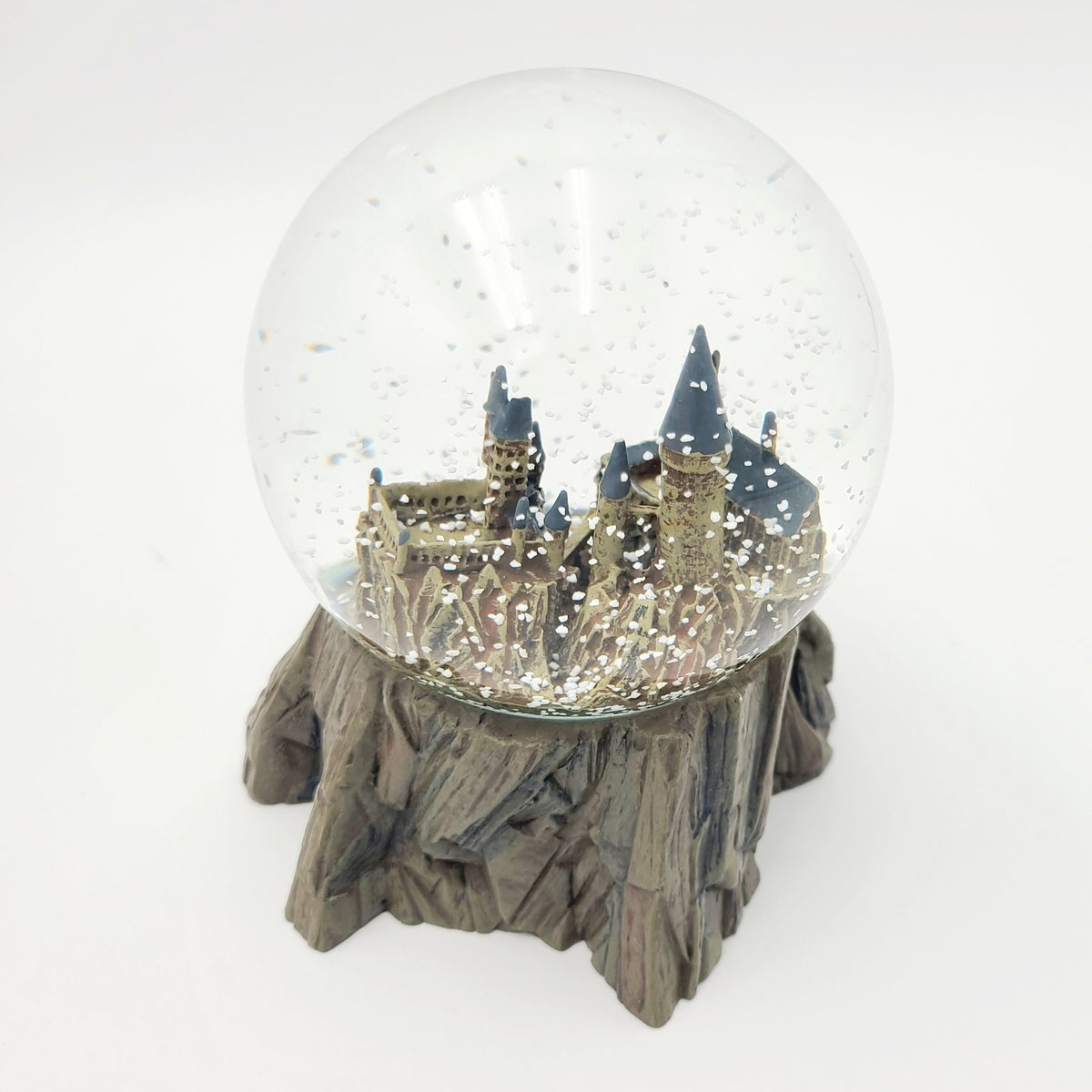 NEW Universal Studios Wizarding World Of Harry Potter Hogwarts Castle Snow Globe