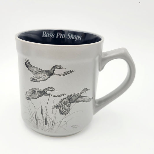 Bass Pro Shops Flying Duck Bird Mug Nature Art 16 fl oz Coffee Gray Grey Color