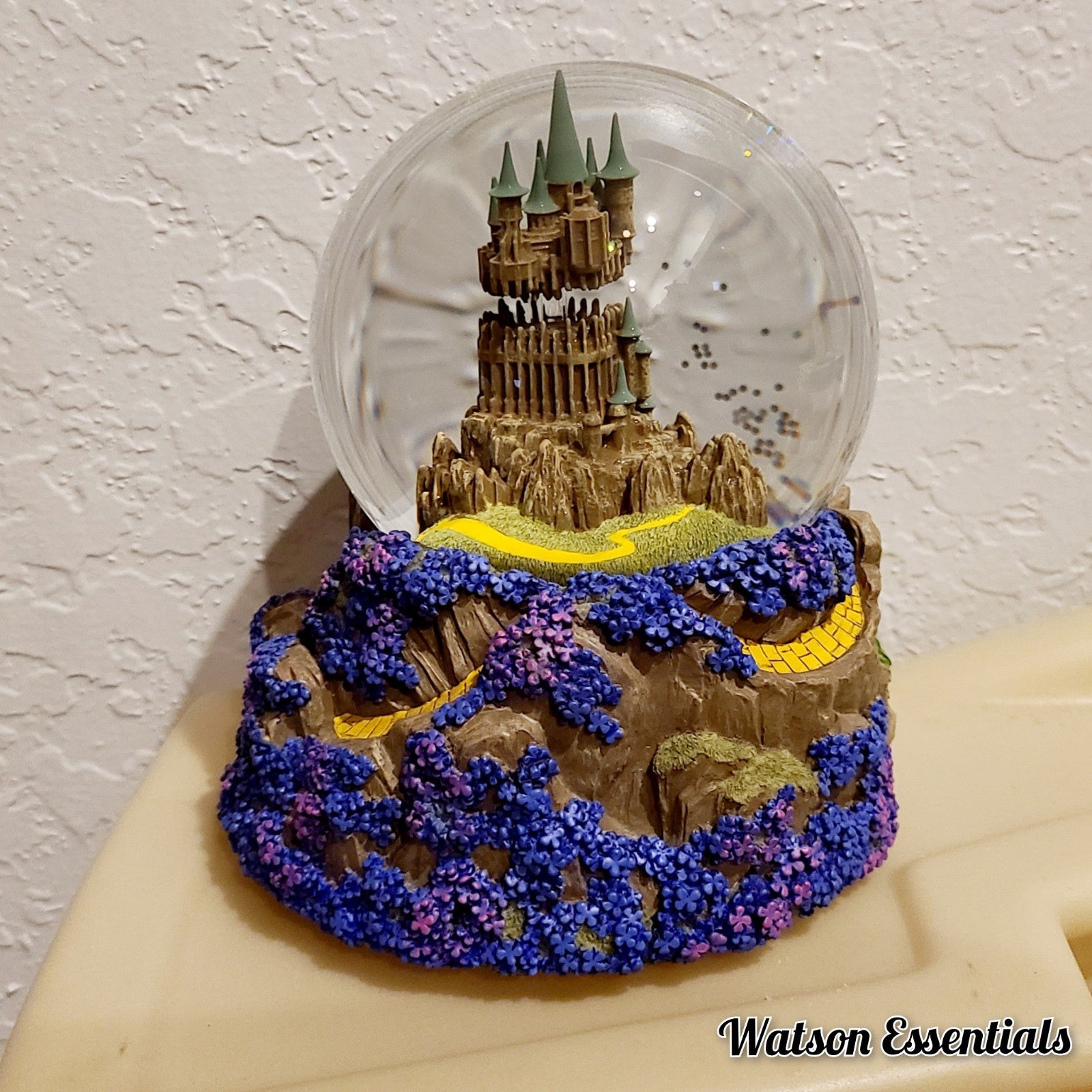 Universal Studios Wicked For Good Kiamo Ko Castle Musical Music Box Snow Globe