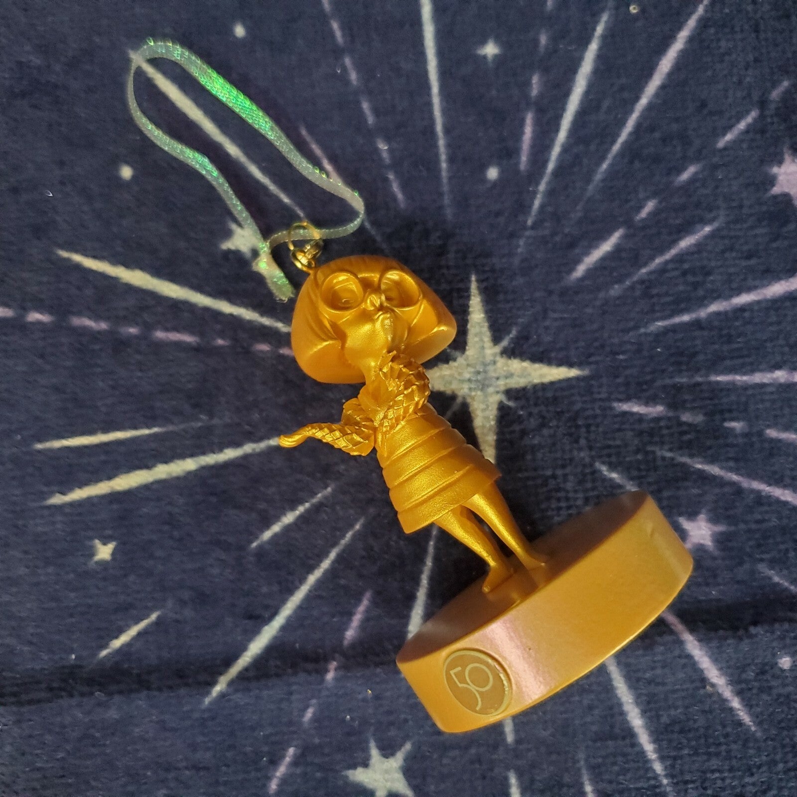 2021 Disney Park 50th Anniversary Gold Statue Edna Incredible Christmas Ornament