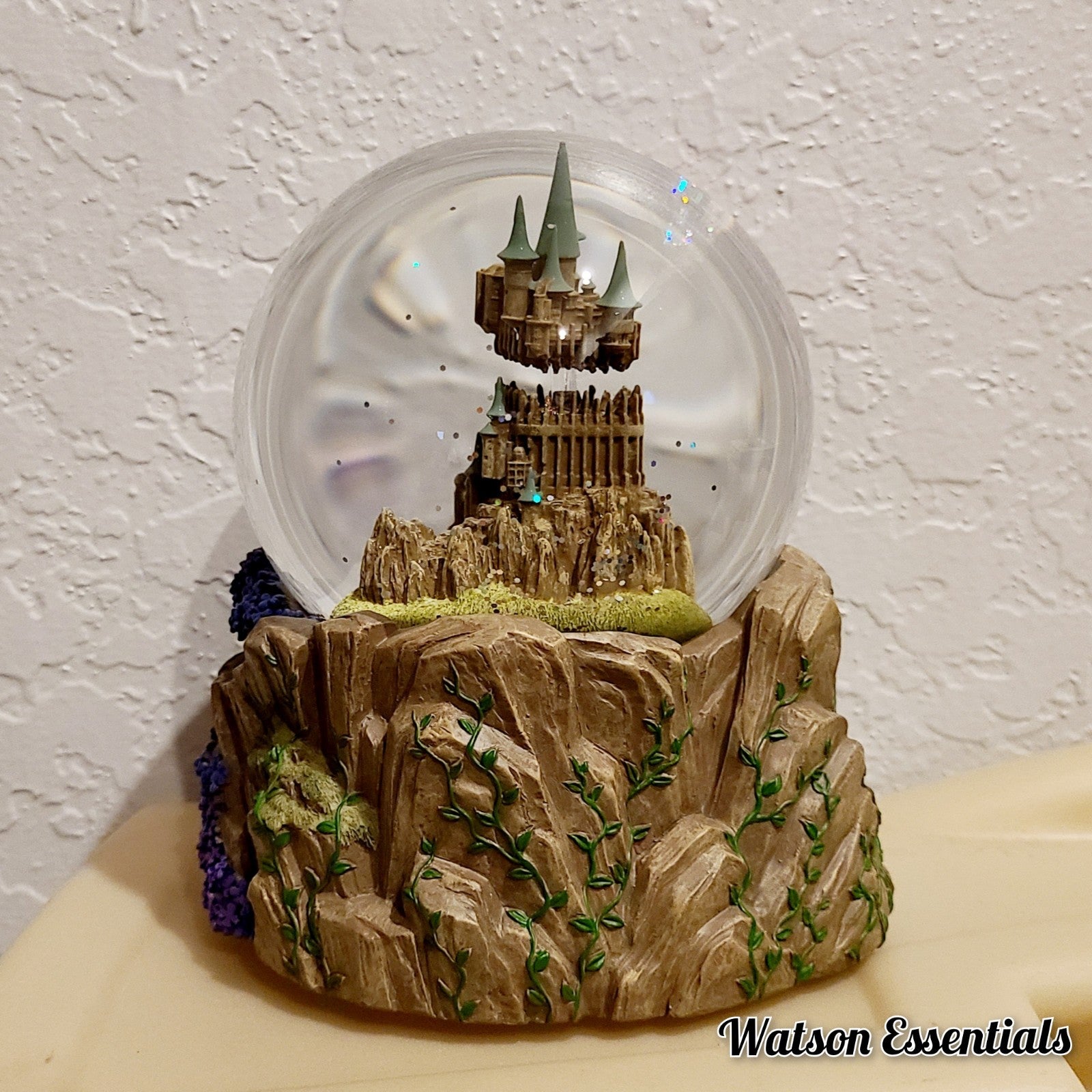 Universal Studios Wicked For Good Kiamo Ko Castle Musical Music Box Snow Globe