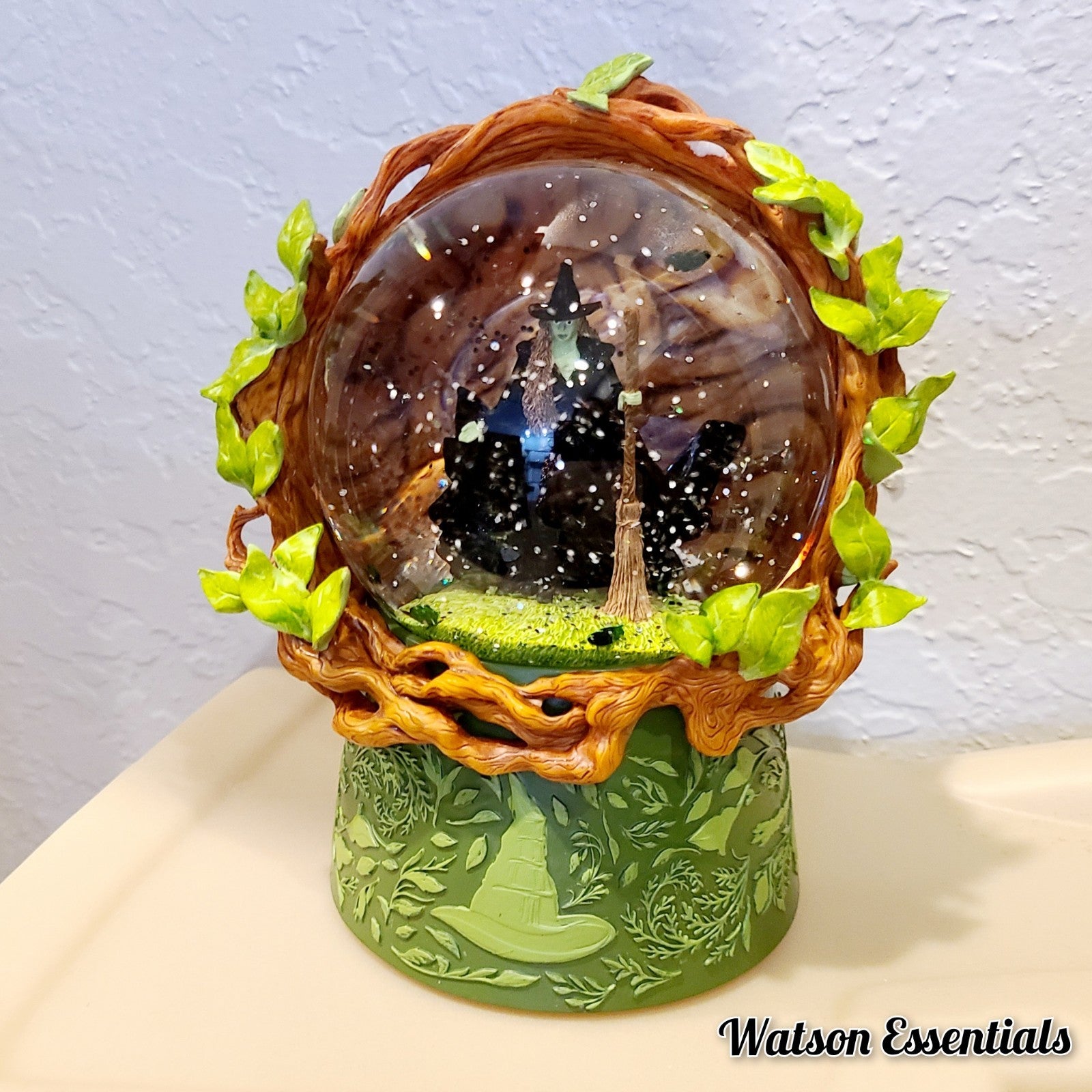 Universal Studio Wicked For Good Elphaba Defy Gravity Music Box Snow Water Globe