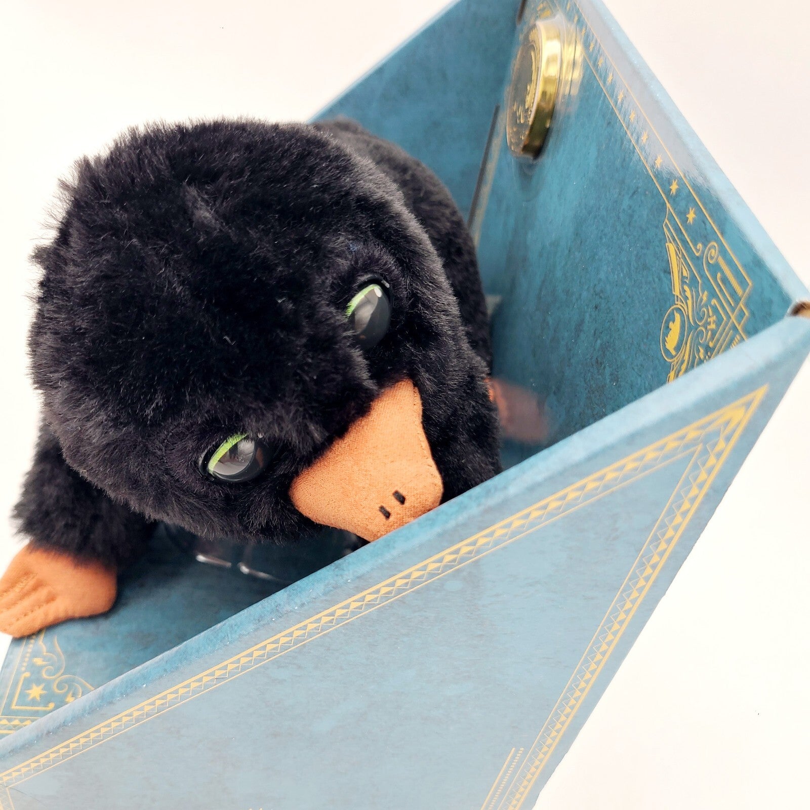 NEW Universal Studios Harry Potter Baby Niffler Shoulder Plush Sound & Movement