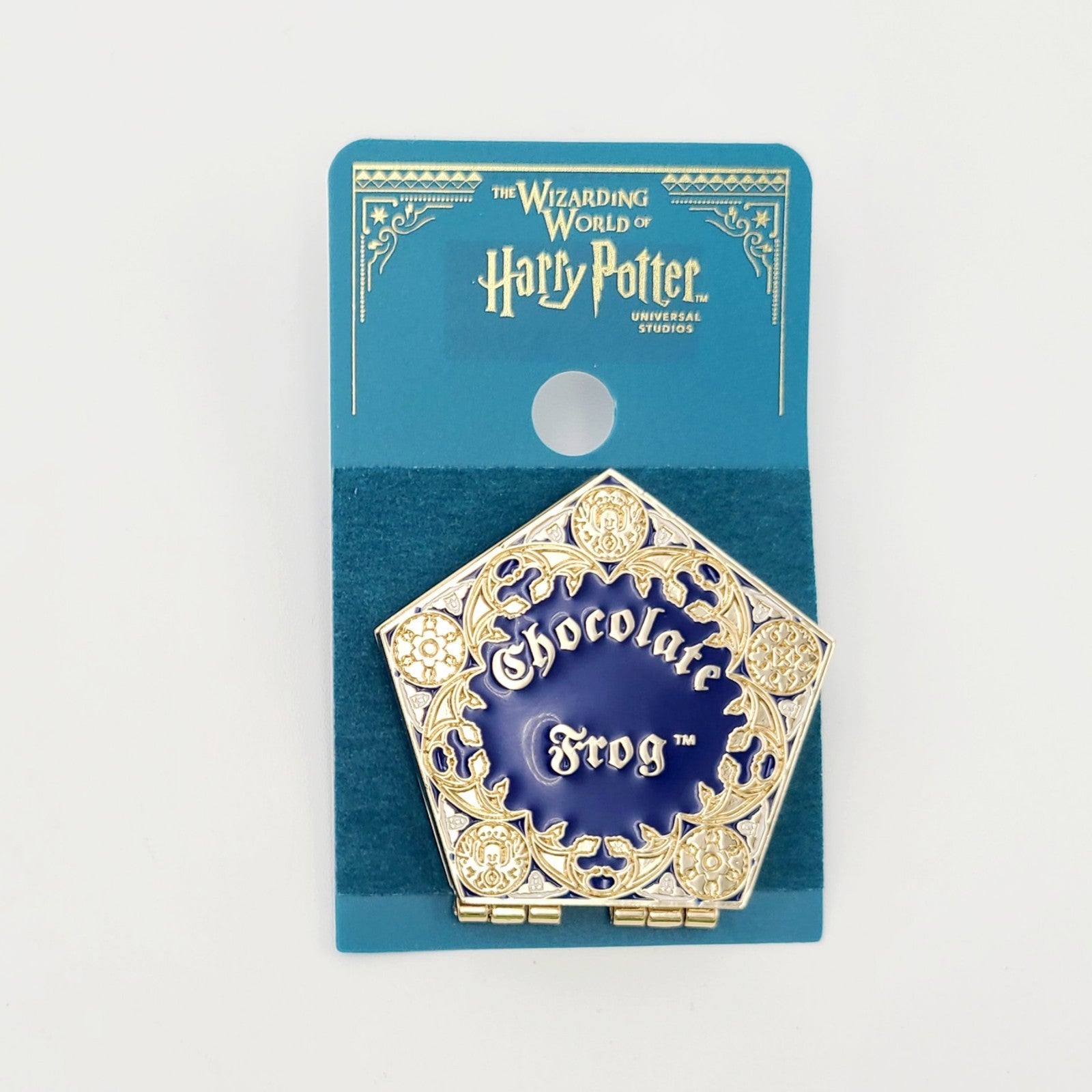 NEW Chocolate Frog Scented Pin Wizarding Harry Potter Universal Studios Hogwarts