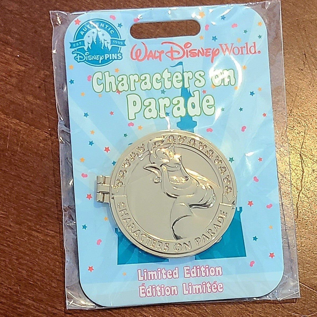 Disney Park CHARACTERS ON PARADE Gold Coin GENIE Parade Float LE2750 Trading Pin