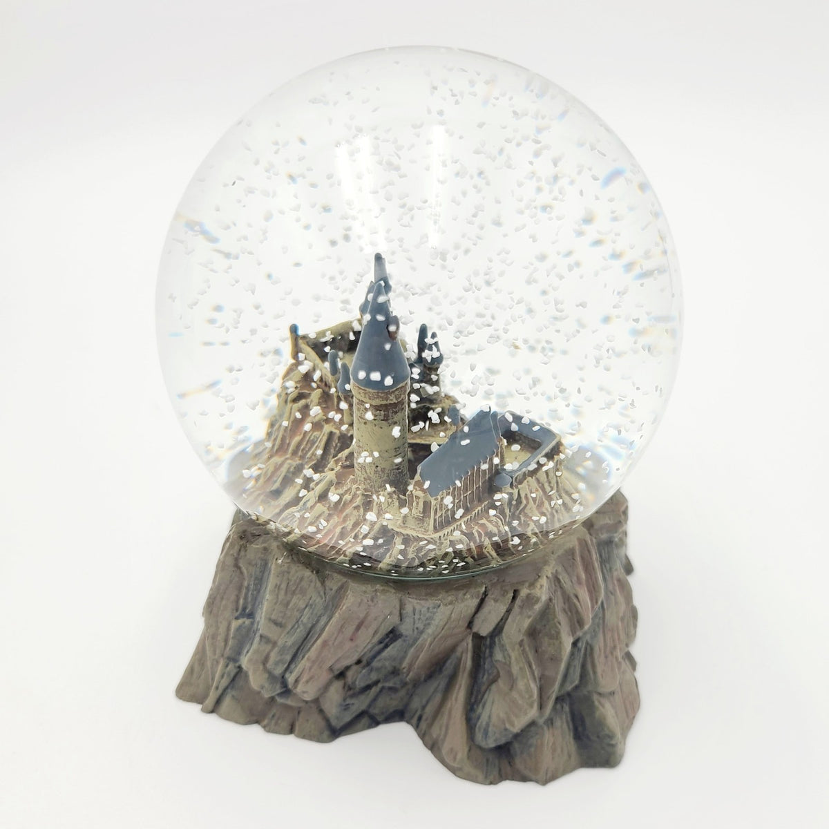 NEW Universal Studios Wizarding World Of Harry Potter Hogwarts Castle Snow Globe