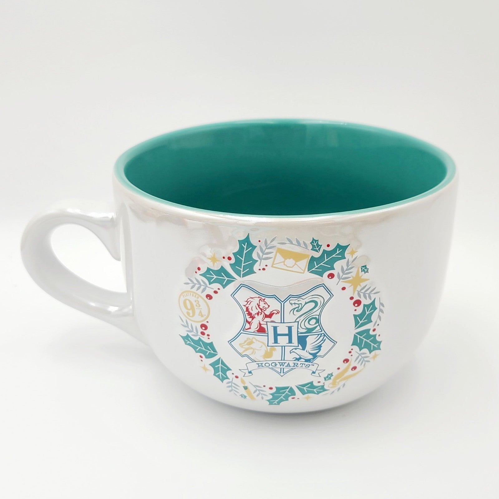 Universal Studios Harry Potter Hogwarts Holiday 2025 Happy Christmas Latte Mug