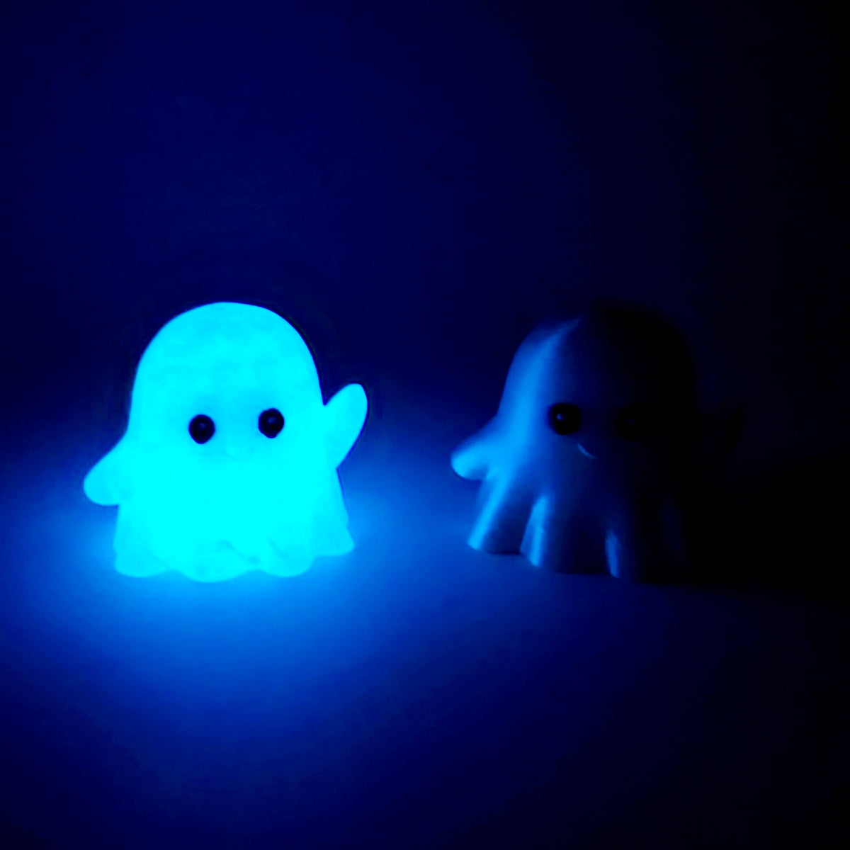 3D Dashboard / Desk Ghost — Choose Your Color Halloween | Lakeland 3D